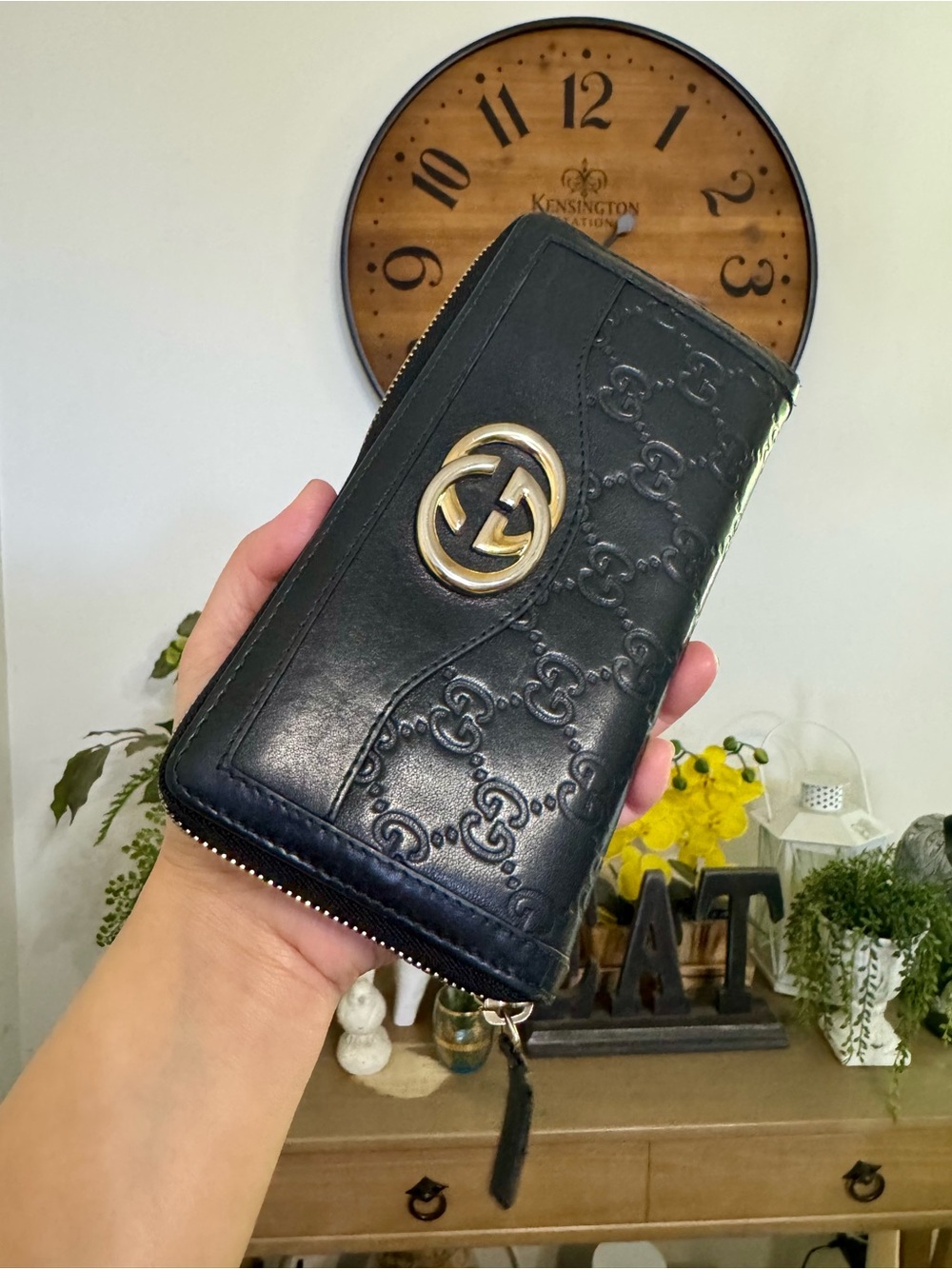 Gucci Guccisima Black Leather Embossed GG Round Zip Wallet
